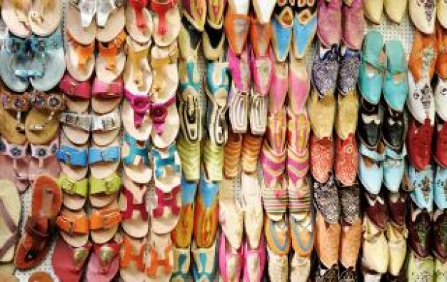Empresa mayorista de zapatos y los intermediarios que venden al consumidor