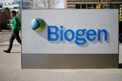 El logo de la empresa farmacéutica Biogen en su sede de Cambridge, Massachusetts, en un archivo de imagen.