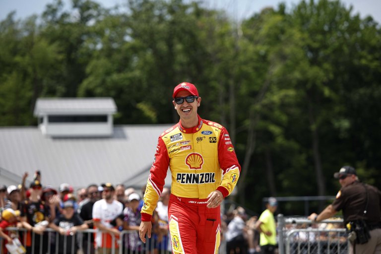 Joey Logano, piloto de NASCAR