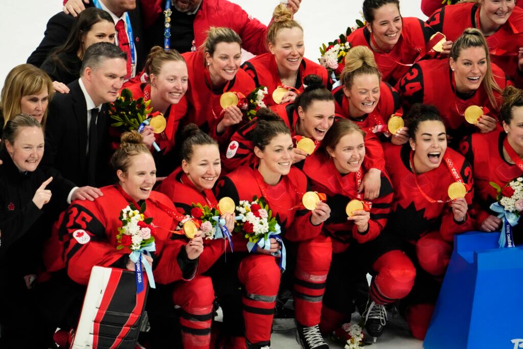 Marie-Philippe Poulin encabeza la lista nacional femenina de Canadá para el Campeonato Mundial de la IIHF