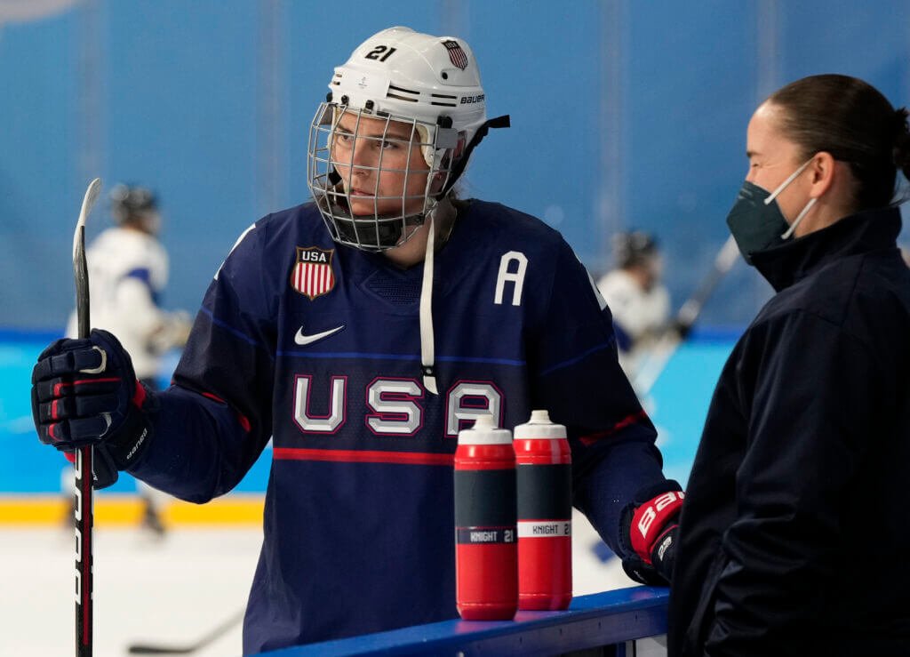 USA Hockey presenta lista para el Campeonato Mundial Femenino IIHF 2022