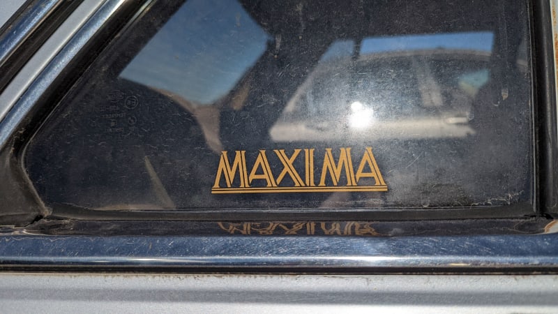Joya de depósito de chatarra: 1988 Nissan Maxima