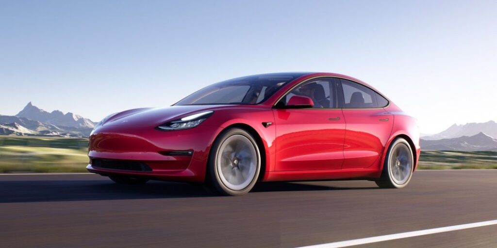 Tesla irrumpe en el top 10 de autos más vendidos del mundo con 2 modelos