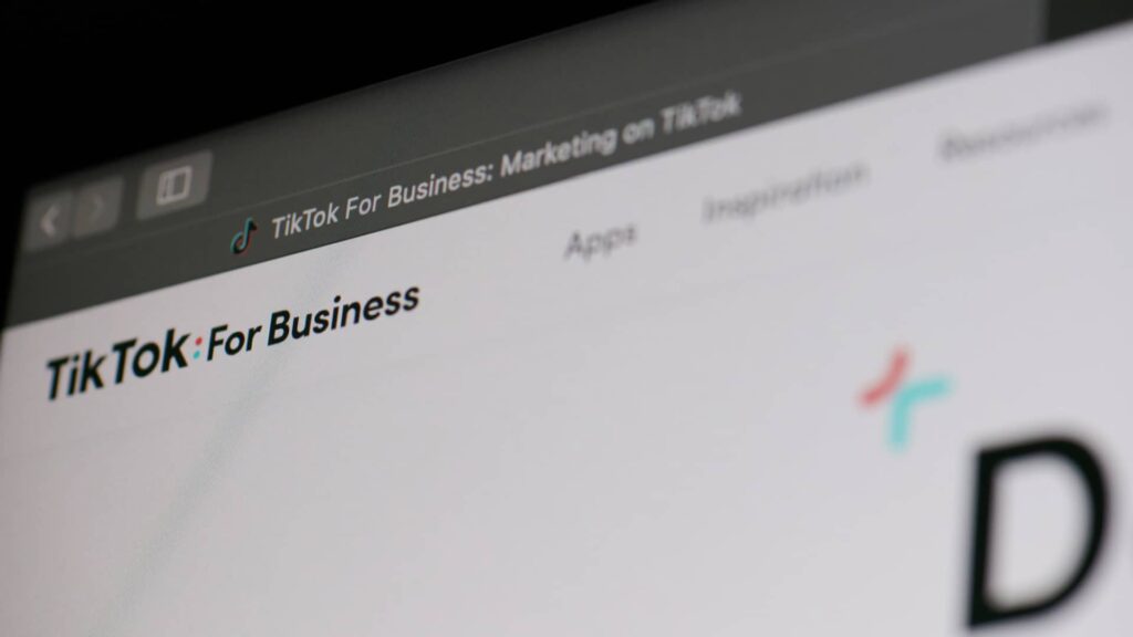 TikTok está ingresando al mercado de anuncios de búsqueda, desafiando a Google y Microsoft